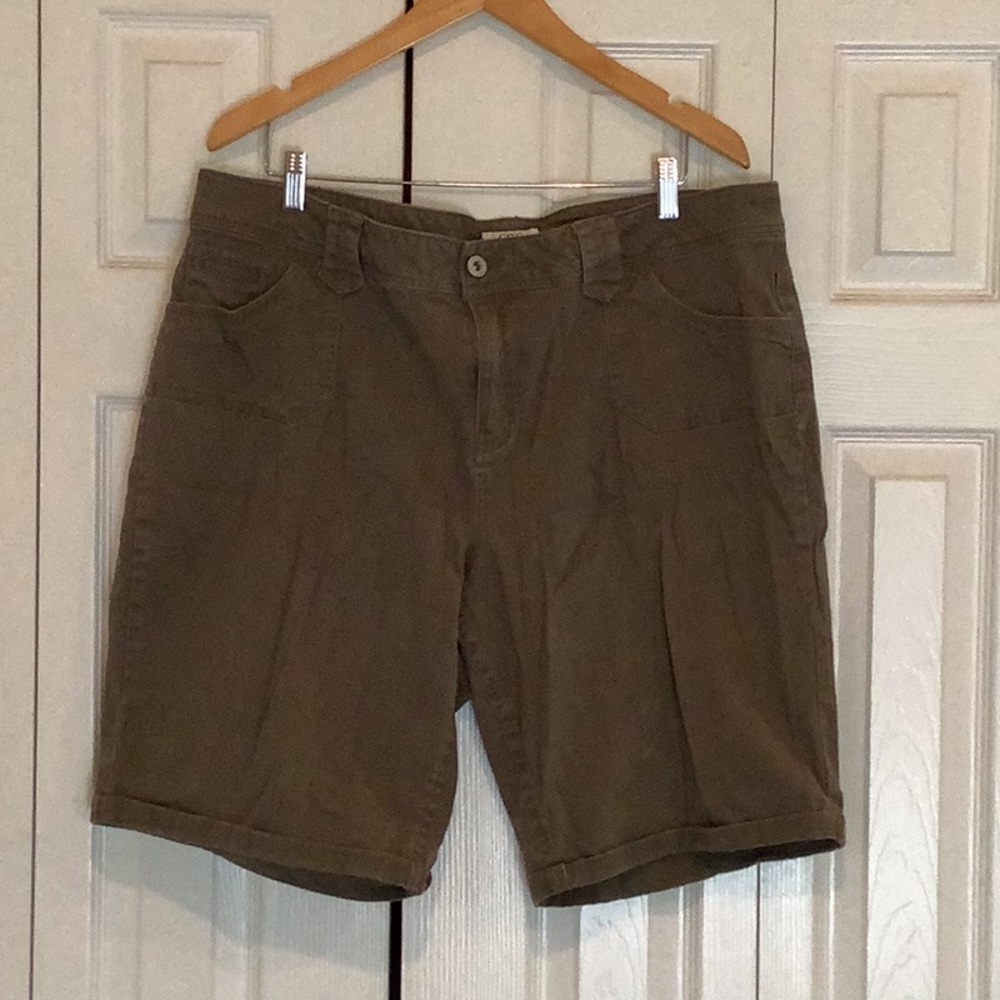 Cotton shorts with stretch size 22 Cato brand